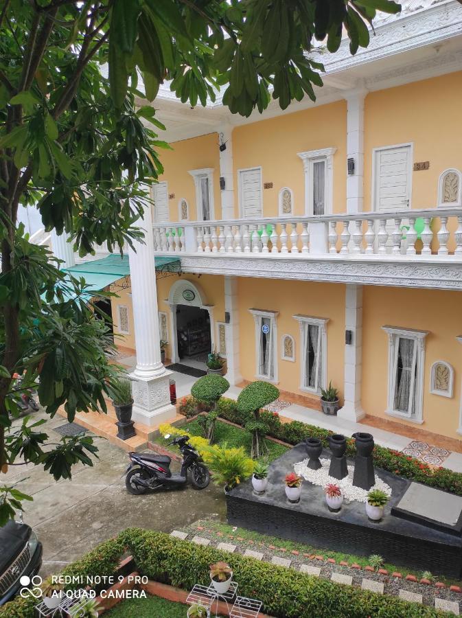 Hotel Nayora Prabumulih Perabumulih Kültér fotó